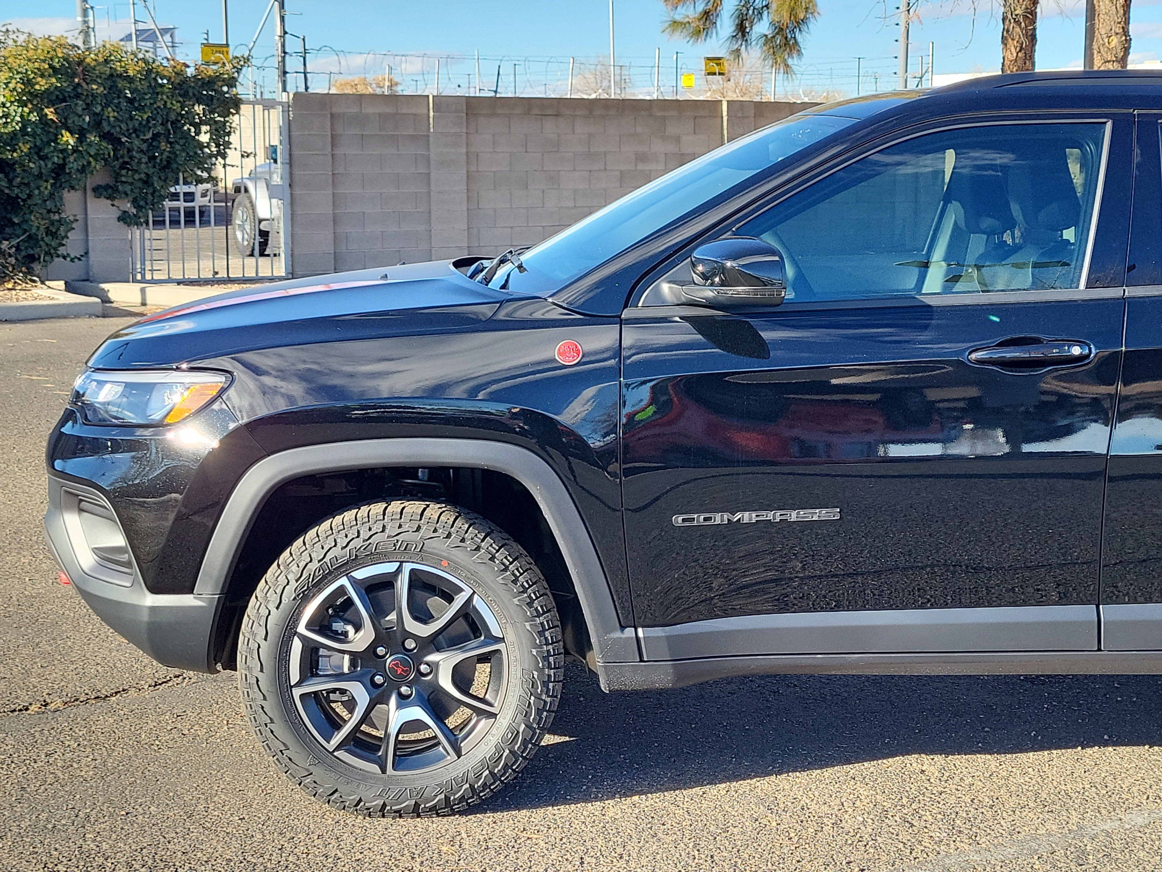 New 2026 Jeep Compass Trailhawk w/ Sun, Sound & Navigation Group image 2