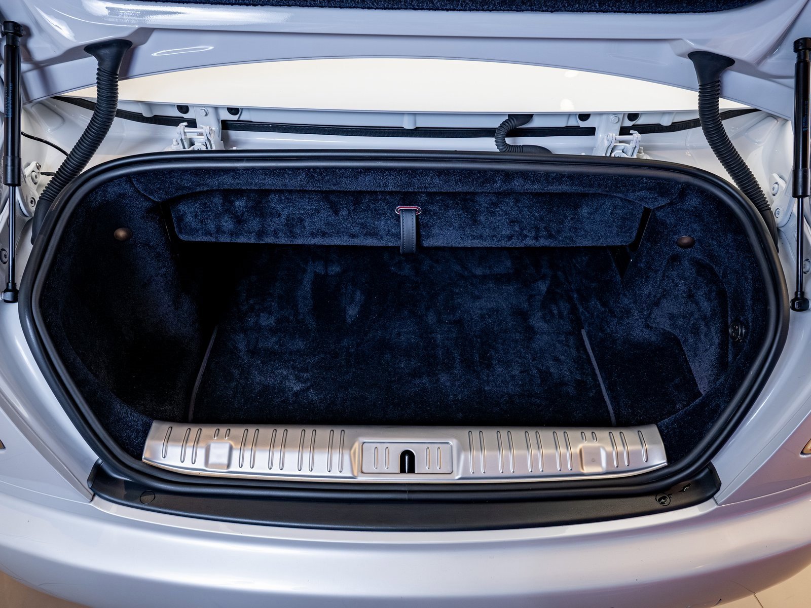 Used 2018 Rolls-Royce Dawn image 26