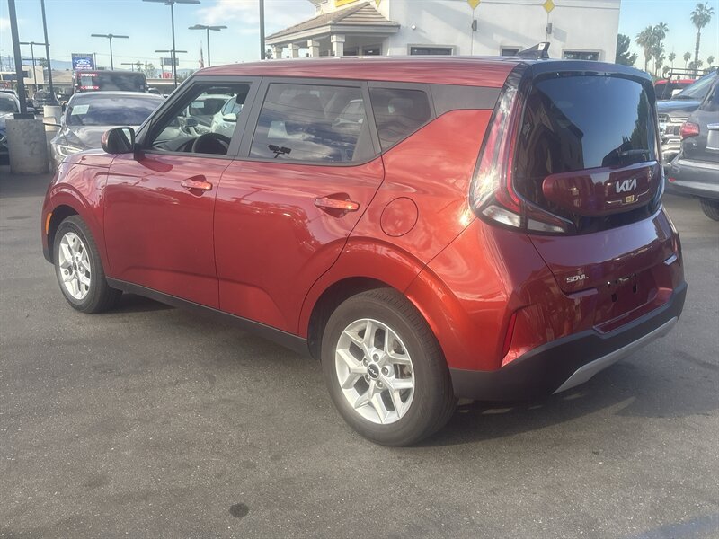 Used 2024 Kia Soul LX w/ Option Group 015 FWD image 4