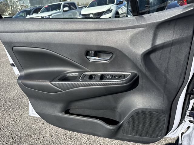 New 2025 Nissan Versa SR w/ Trunk Package FWD image 24
