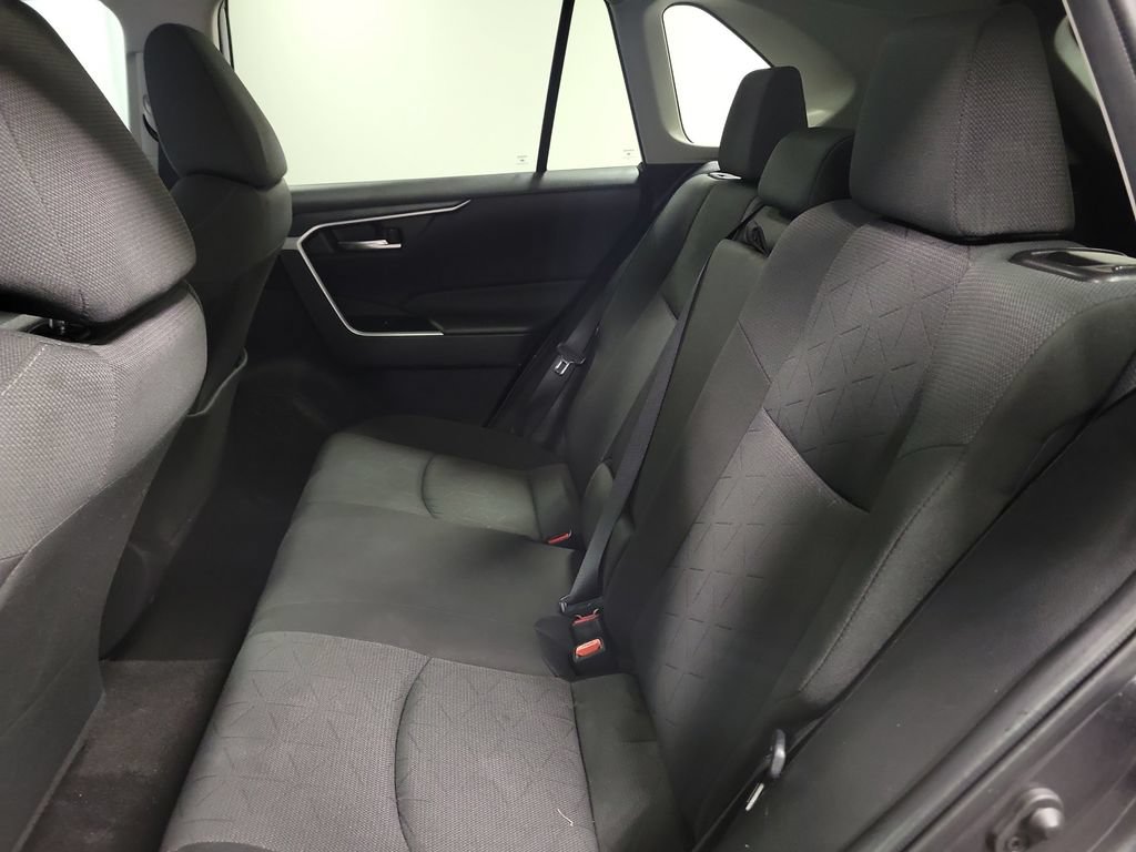 Used 2025 Toyota RAV4 XLE AWD/4WD image 30