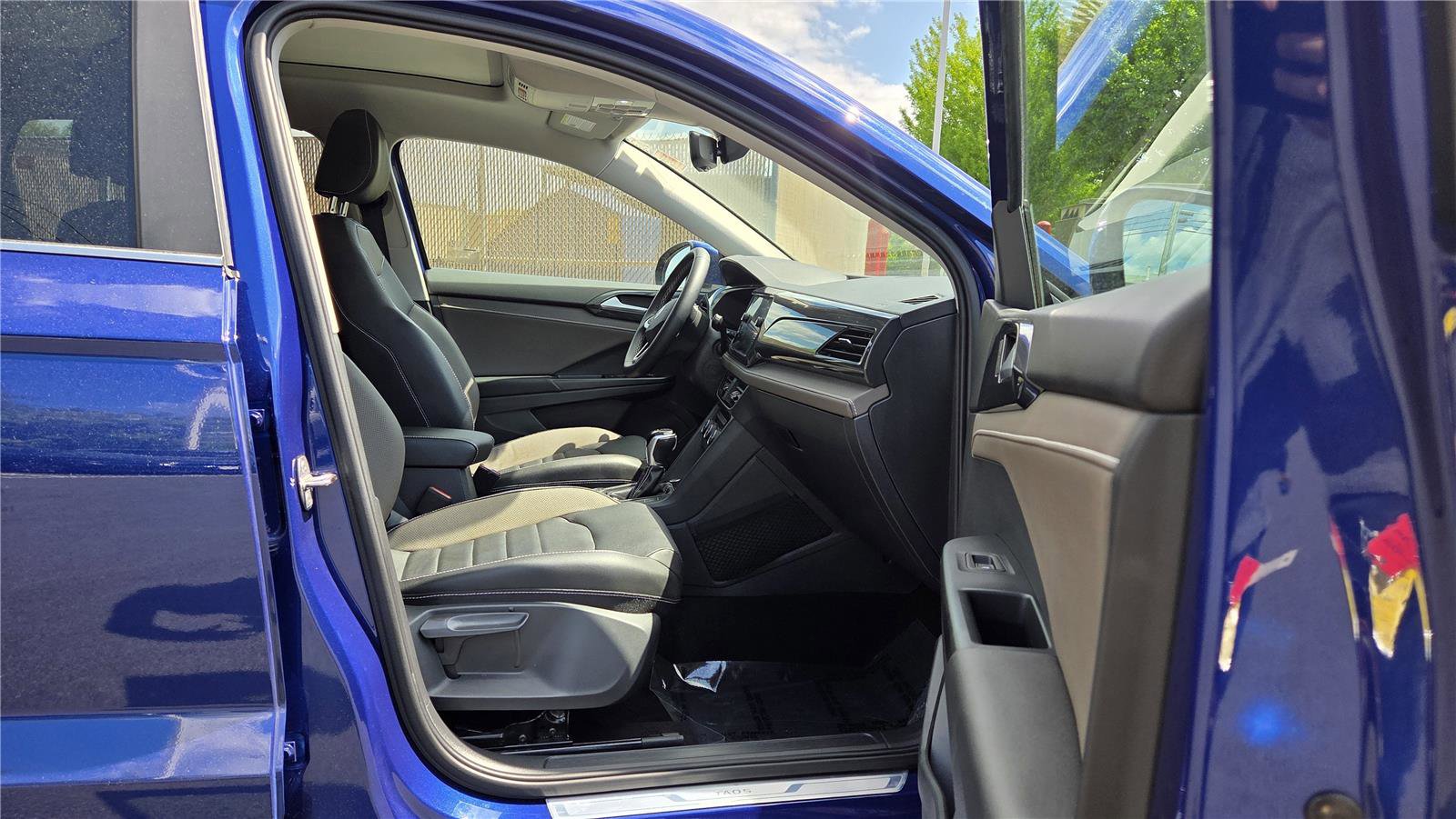 Certified 2023 Volkswagen Taos SEL AWD/4WD image 25