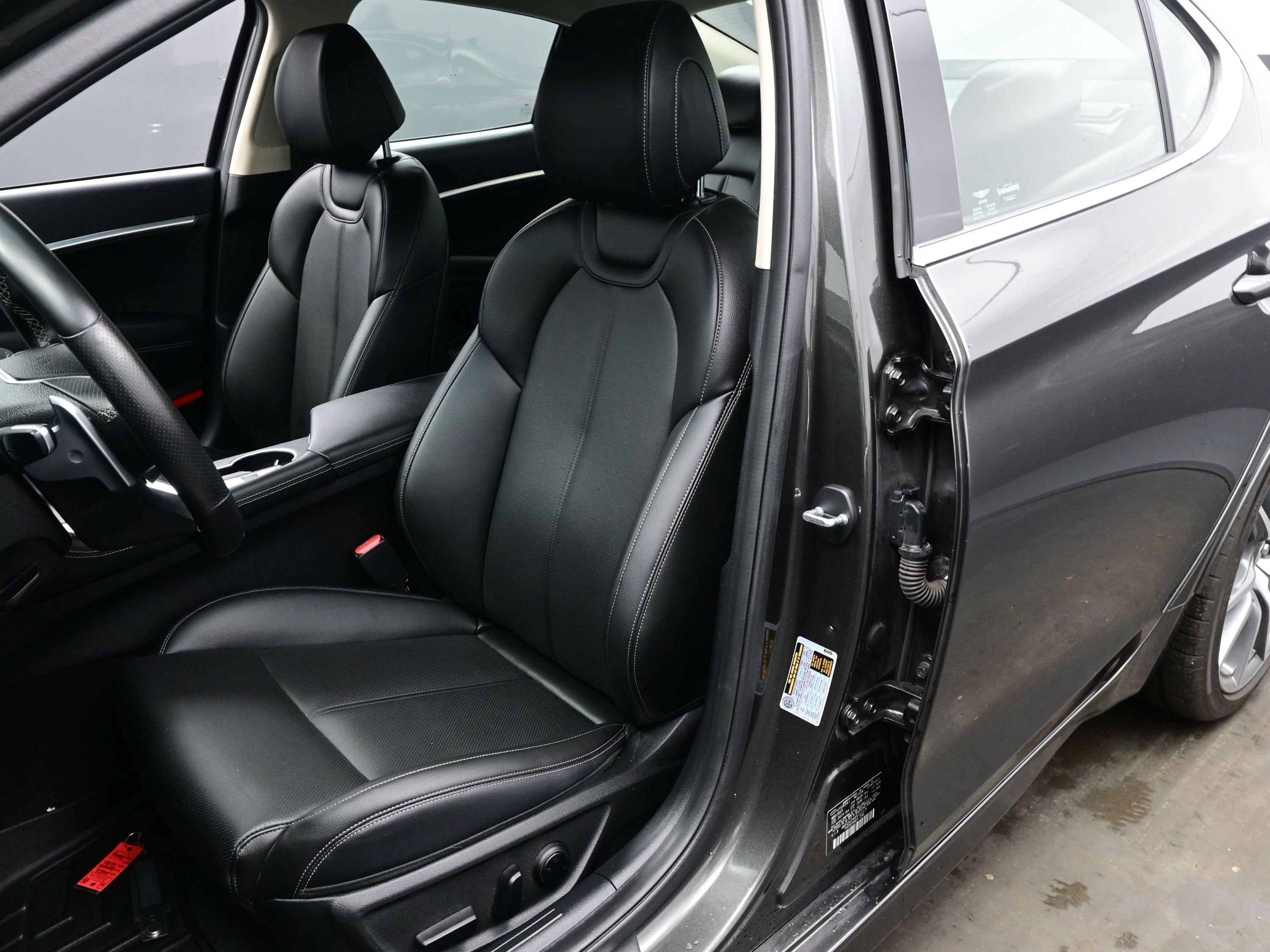 Certified 2023 Genesis G70 2.0T image 12
