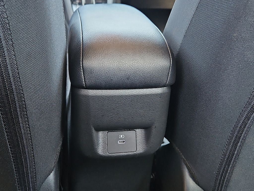 Used 2025 Nissan Versa SV FWD image 18