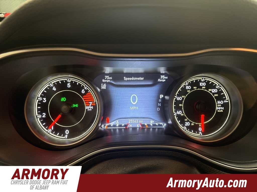 Used 2023 Jeep Cherokee Altitude Lux image 13