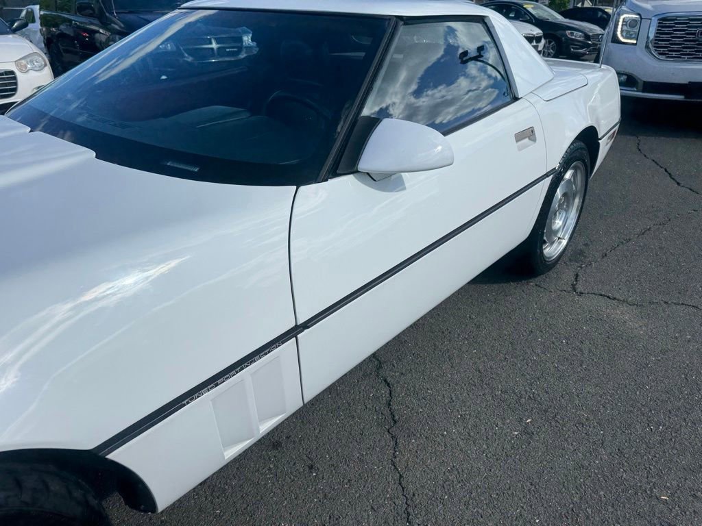 Used 1990 Chevrolet Corvette Convertible RWD image 9