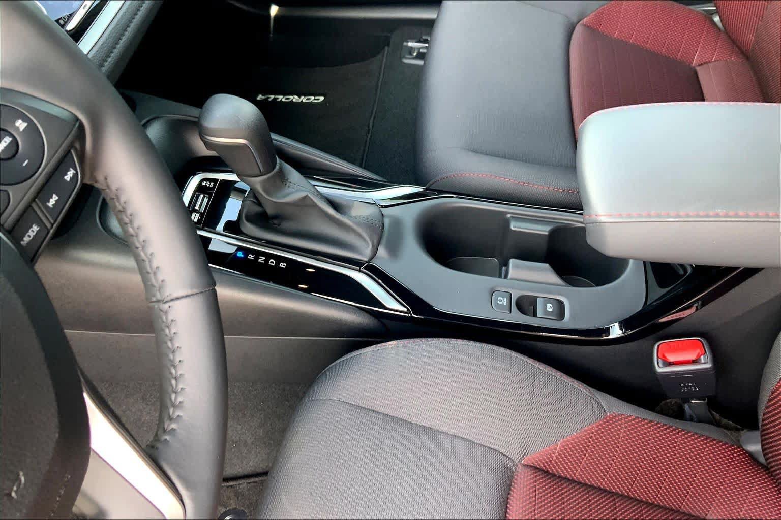 Used 2023 Toyota Corolla SE FWD image 17