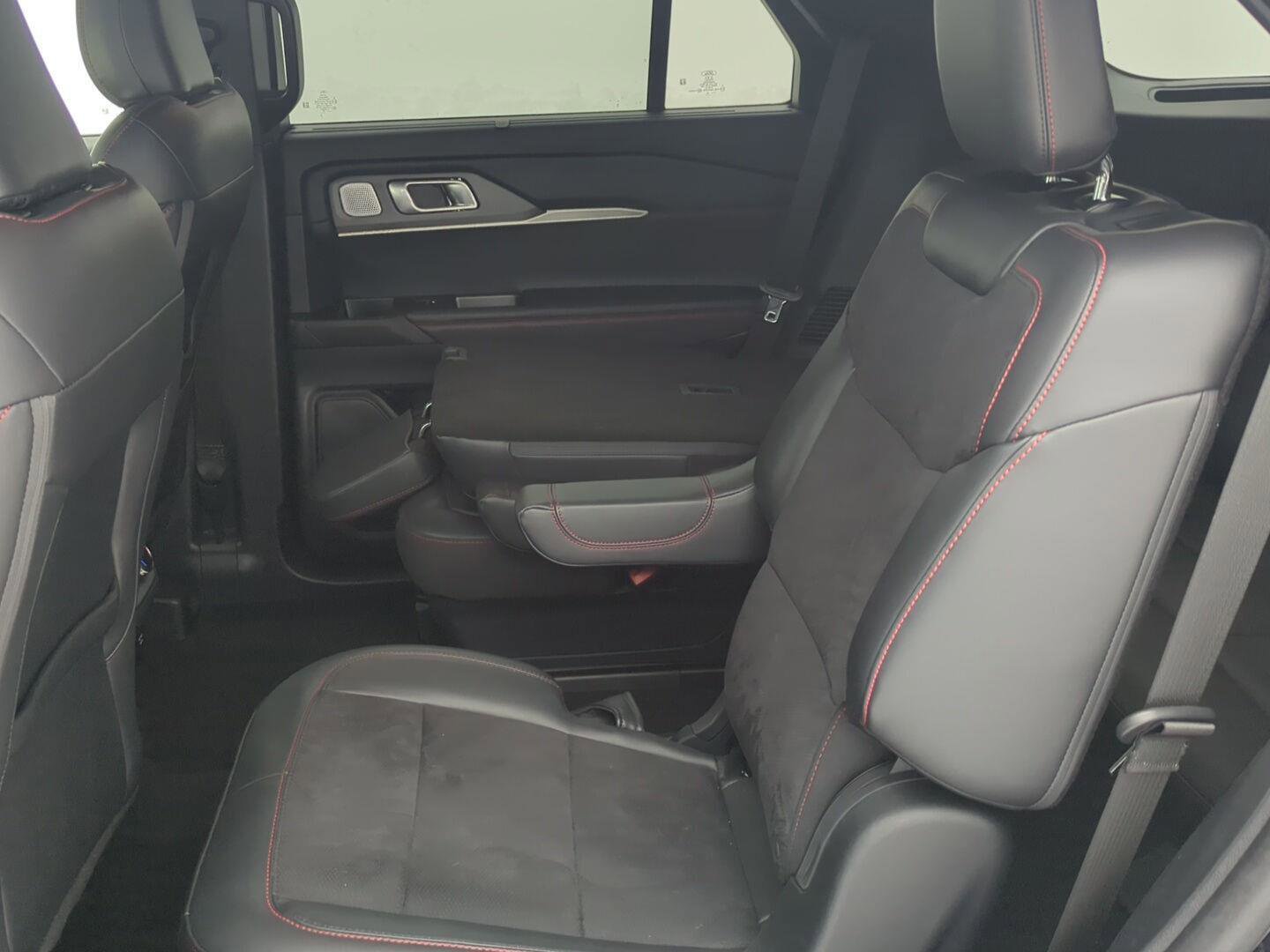 Used 2025 Ford Explorer ST image 20