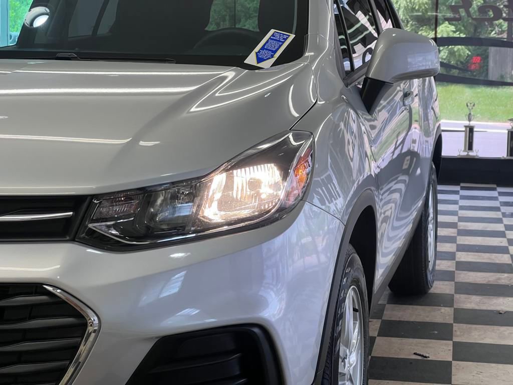 Used 2022 Chevrolet Trax LS w/ Tint and Cruise Package image 9