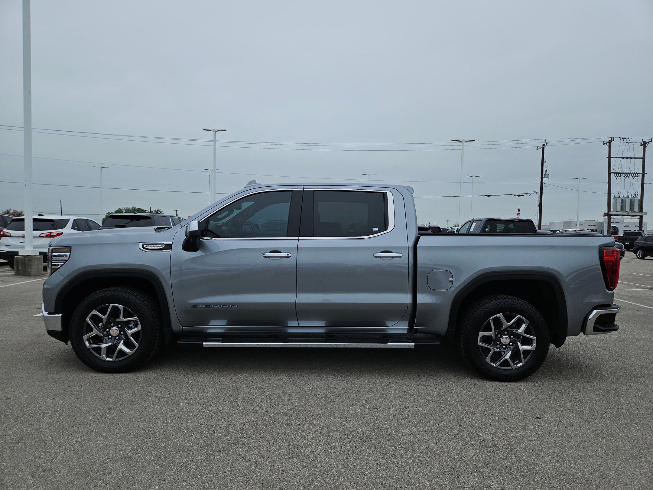 Used 2025 GMC Sierra 1500 SLT RWD image 6