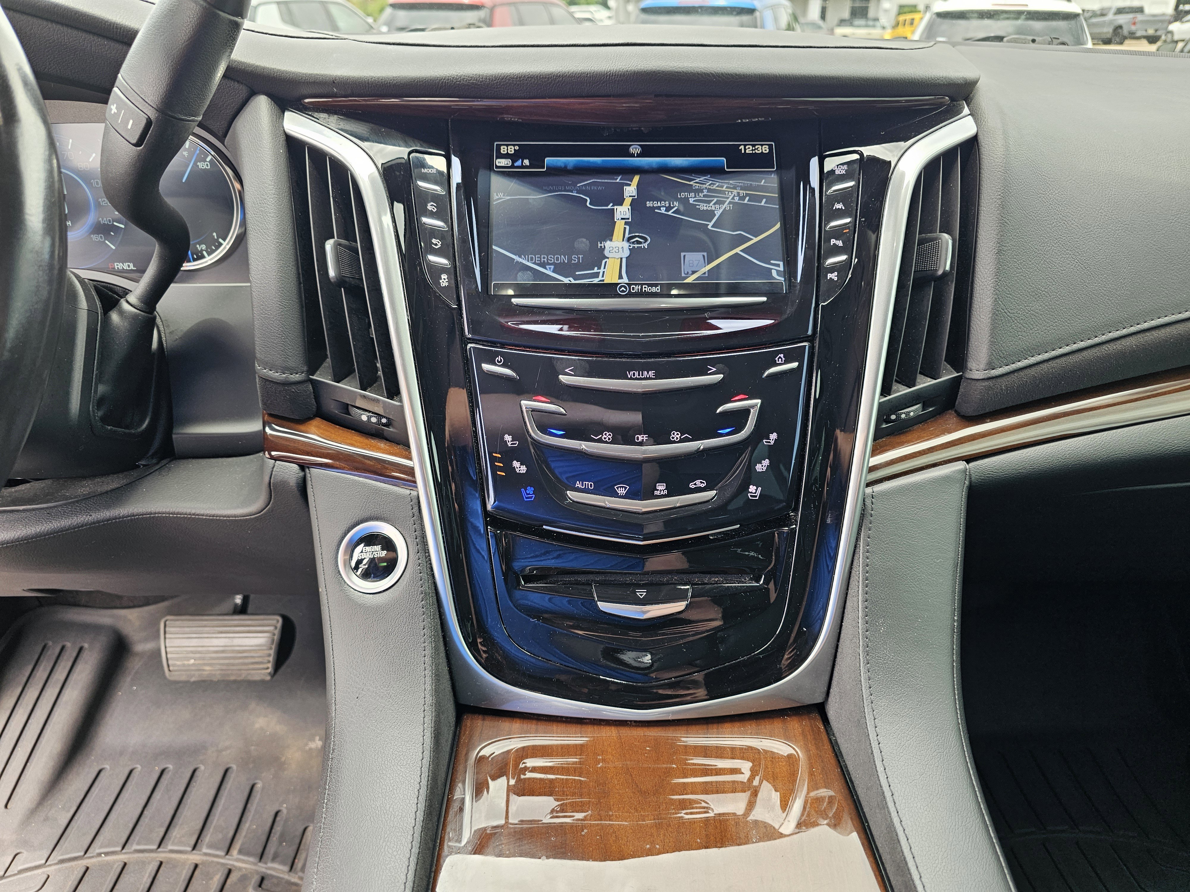 Used 2020 Cadillac Escalade Luxury AWD/4WD image 25