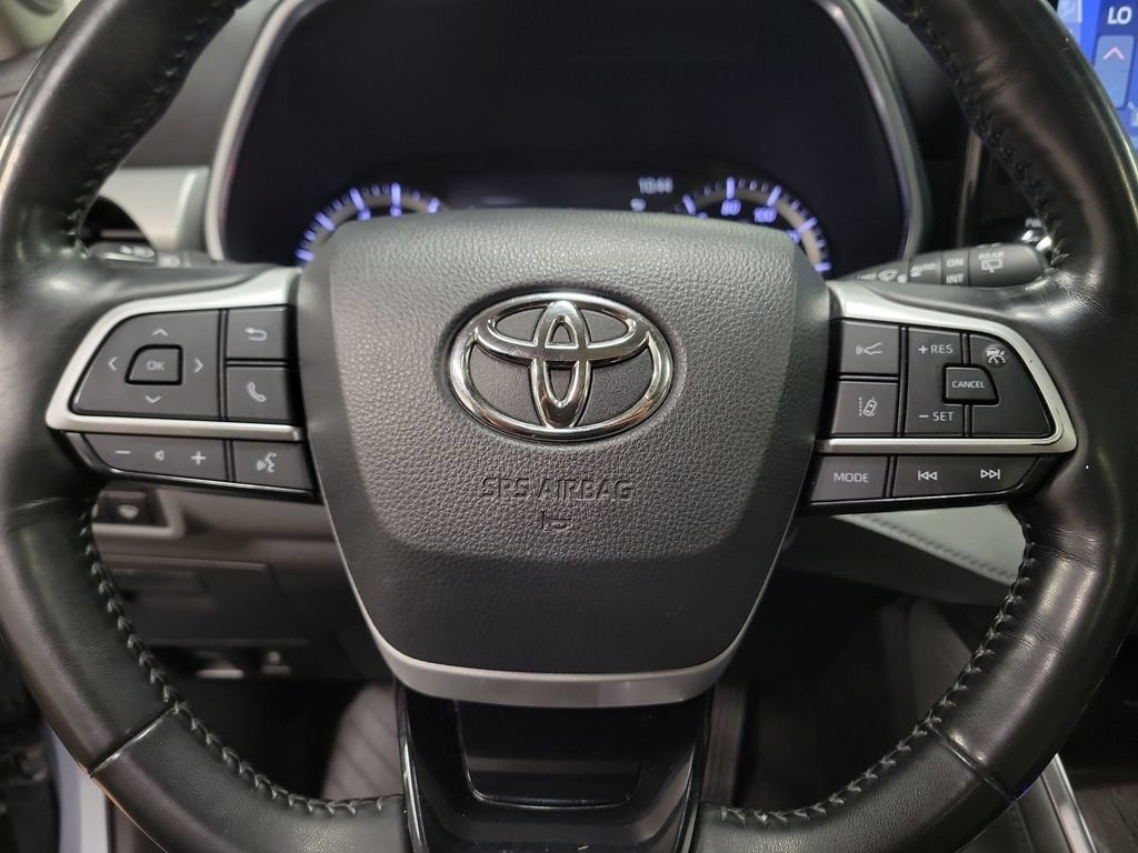 Used 2022 Toyota Highlander Platinum AWD/4WD image 23