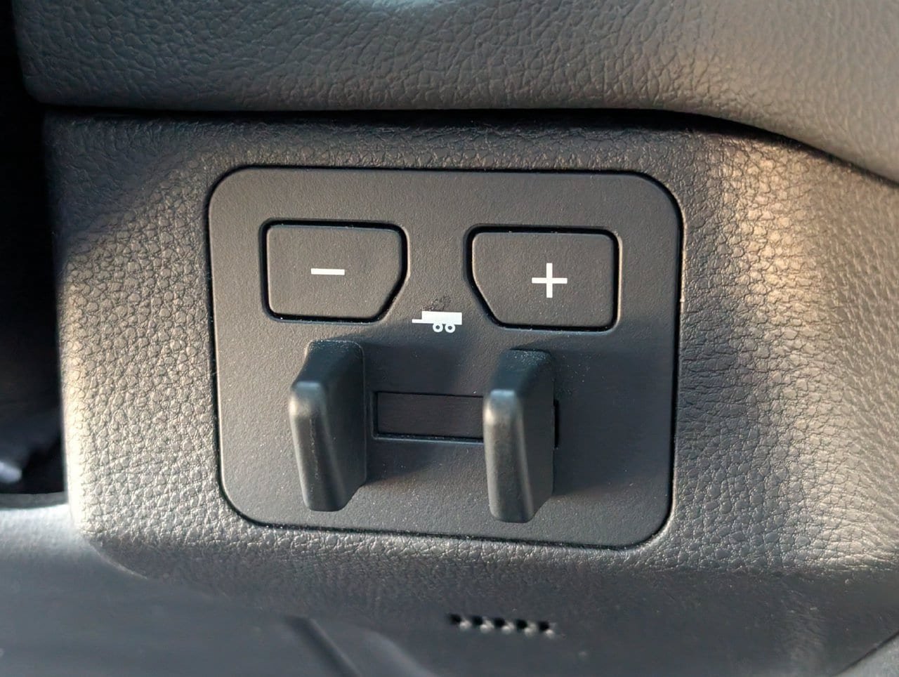 Used 2026 Toyota Tundra Limited AWD/4WD image 18