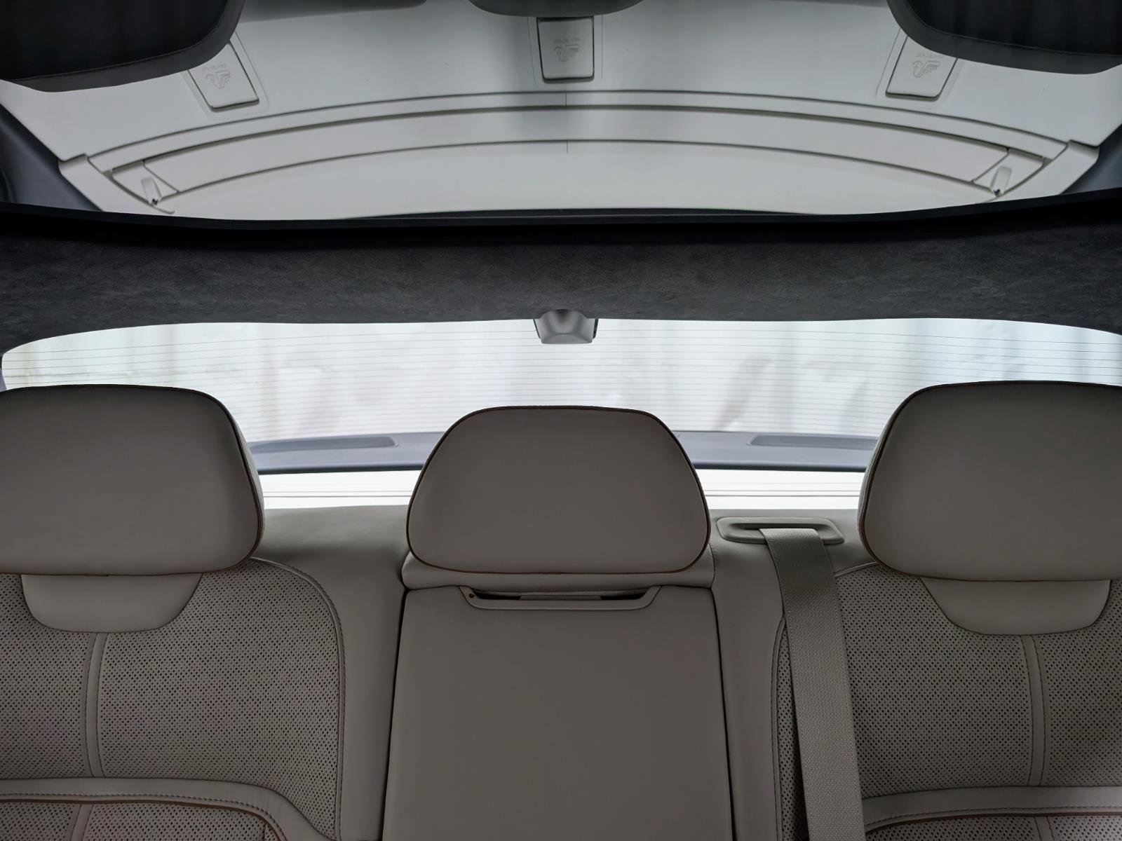 Used 2022 Lucid Air Grand Touring image 25