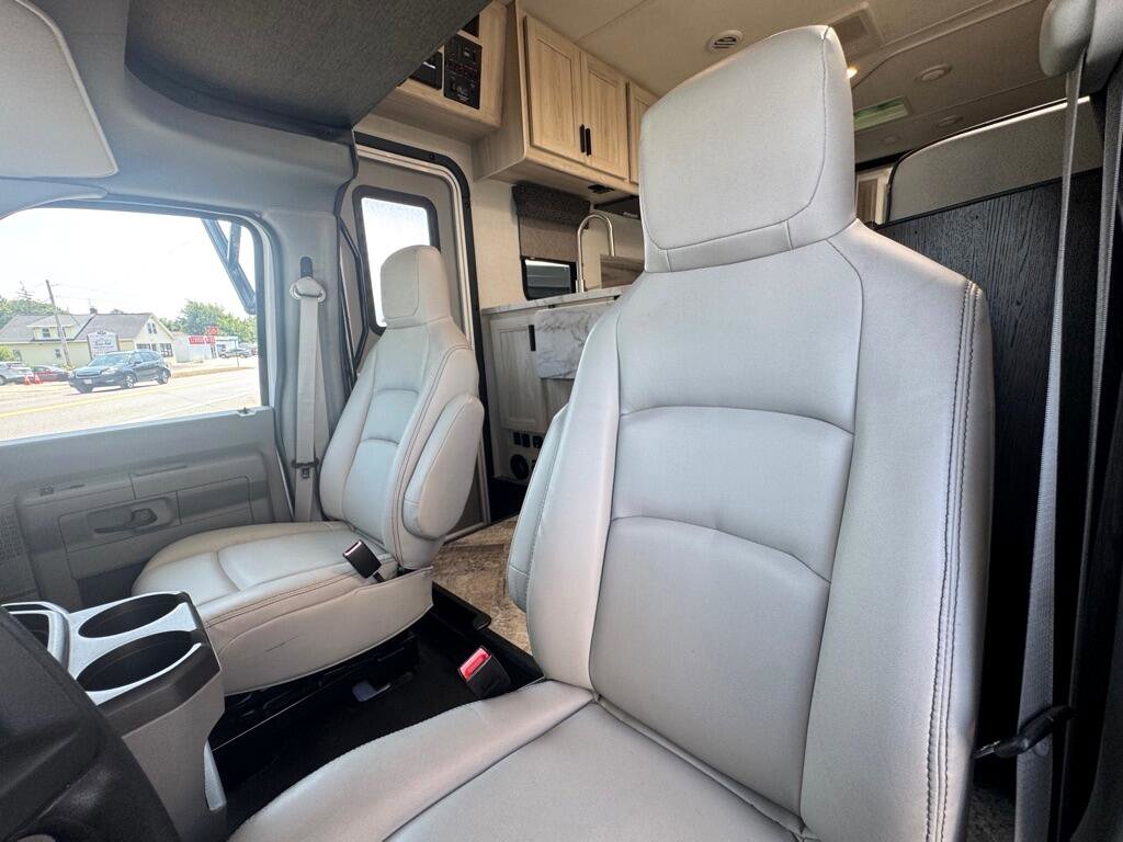 Used 2021 Ford E-450 and Econoline 450 Super Duty w/ Motorhome Prep Package image 31