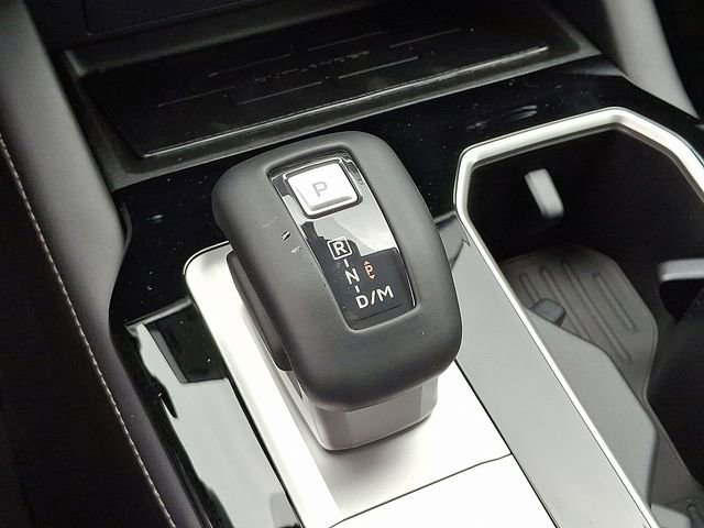 New 2025 Mitsubishi Outlander SE image 10