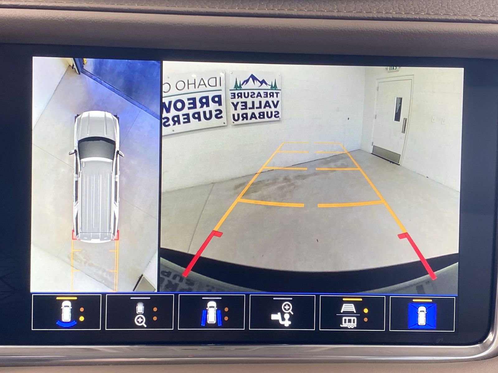 Used 2023 GMC Yukon Denali w/ LPO, Floor Liner Package image 17