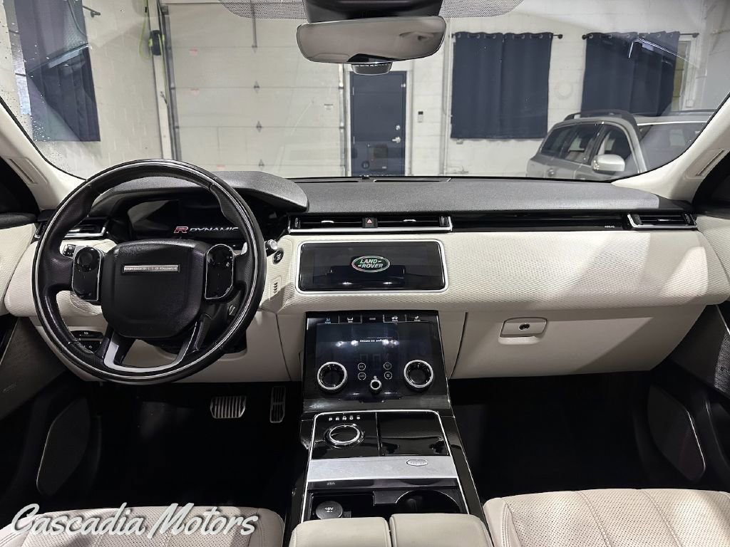 Used 2019 Land Rover Range Rover Velar R-Dynamic SE image 17