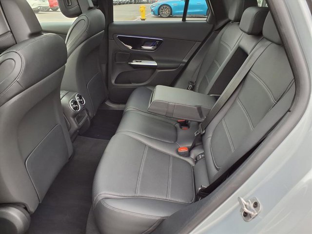 Used 2025 Mercedes-Benz GLC 300 image 18