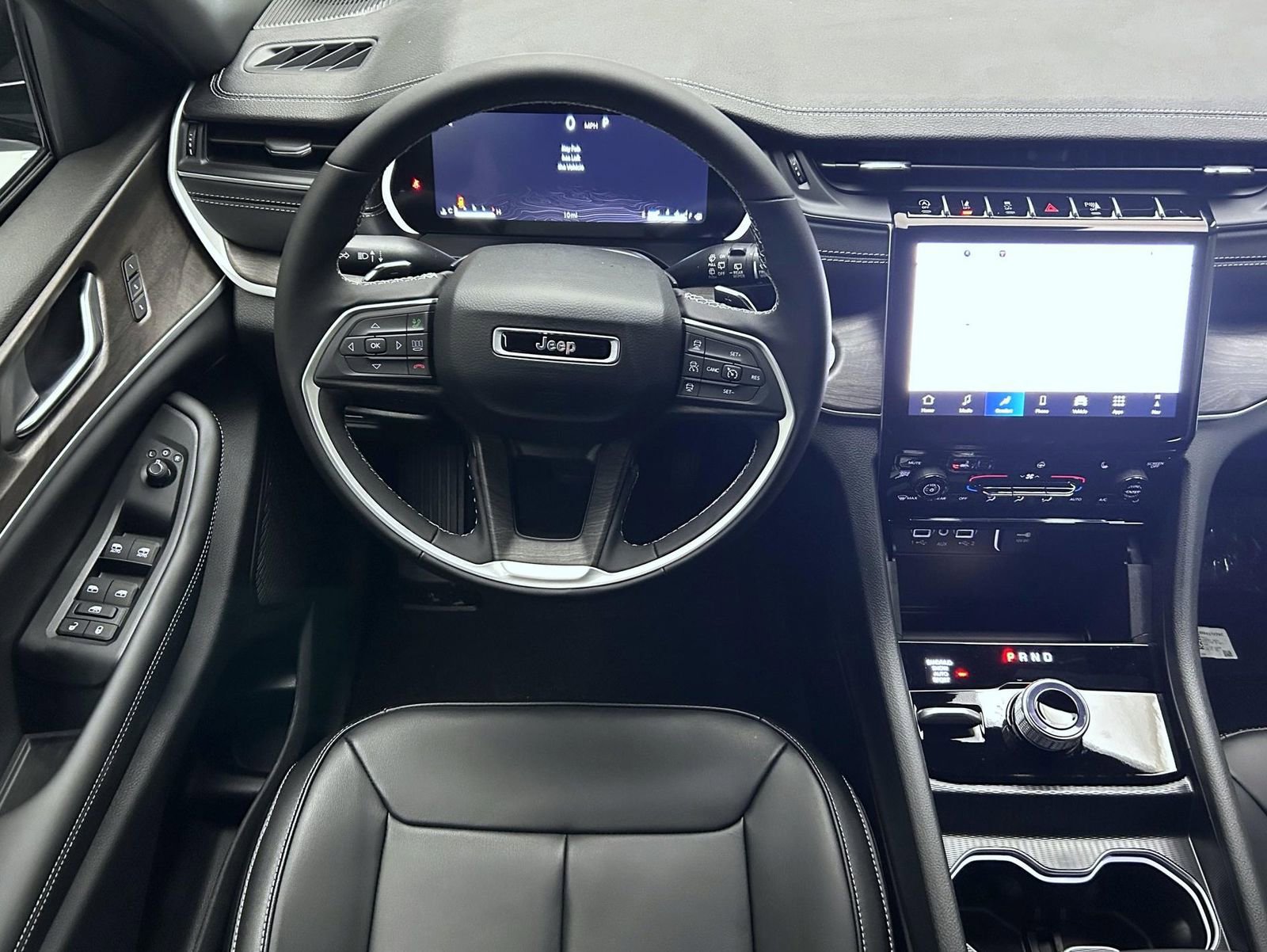 New 2025 Jeep Grand Cherokee Limited image 11