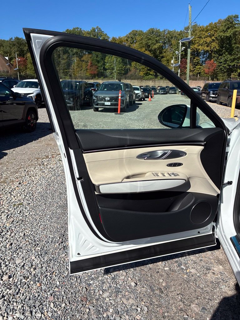New 2027 Genesis GV70 2.5T Advanced AWD/4WD image 24