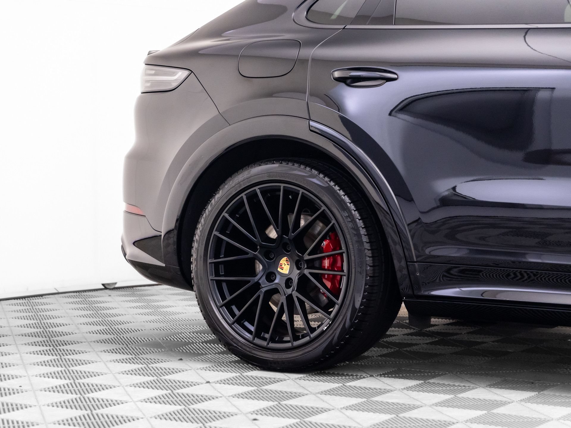 Certified 2023 Porsche Cayenne GTS AWD/4WD image 35
