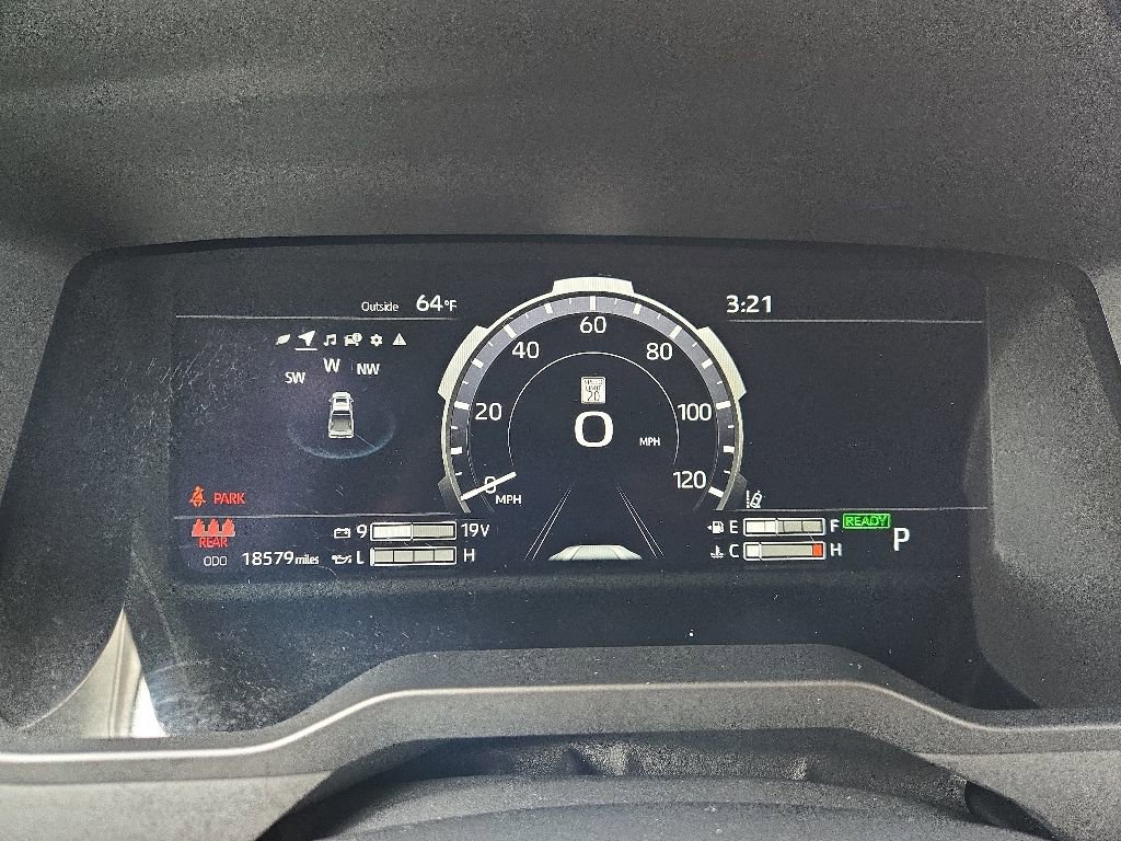 Used 2024 Toyota Tundra Limited AWD/4WD image 17