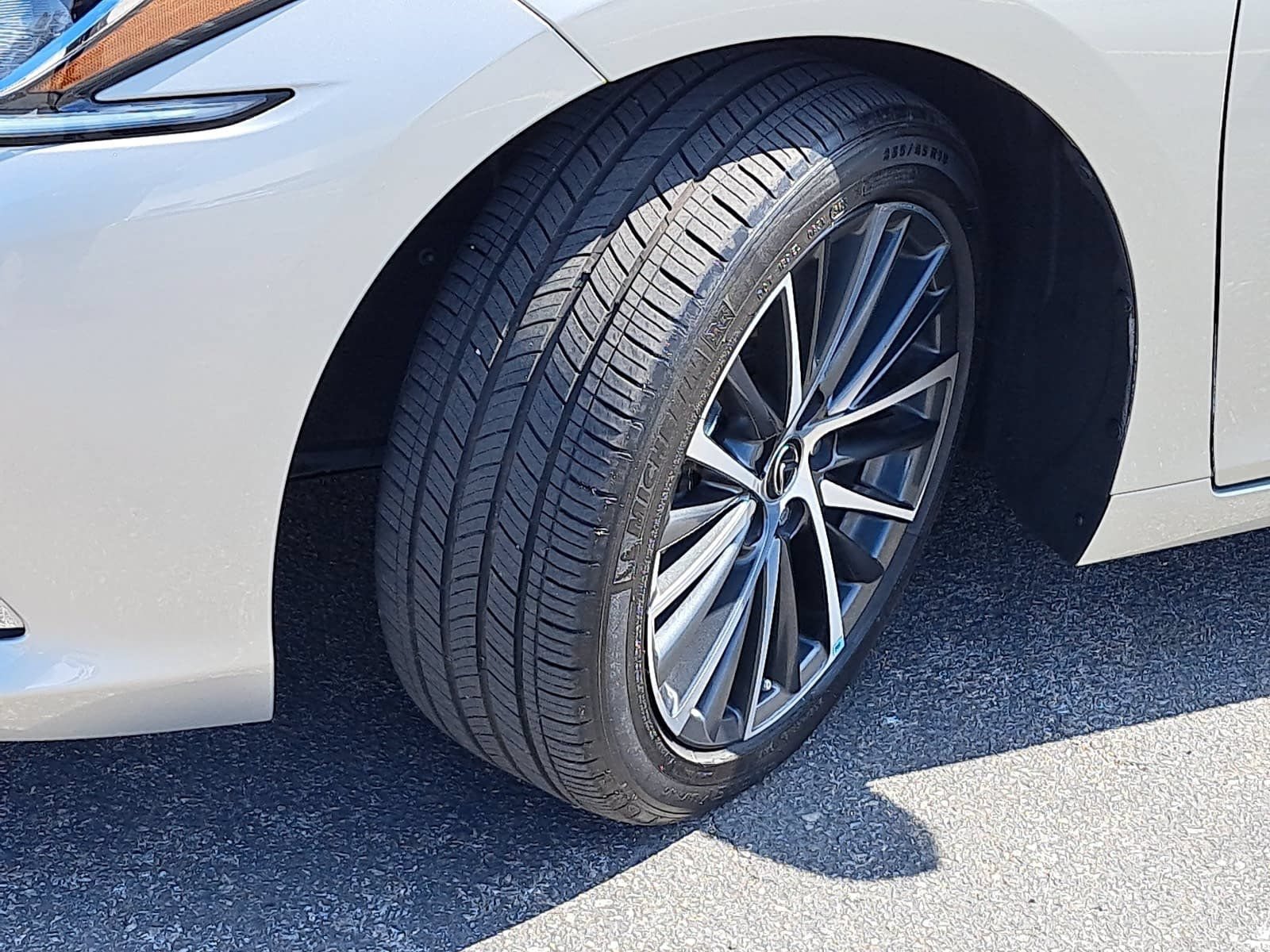 Used 2024 Lexus ES 300h w/ Premium Package FWD image 34
