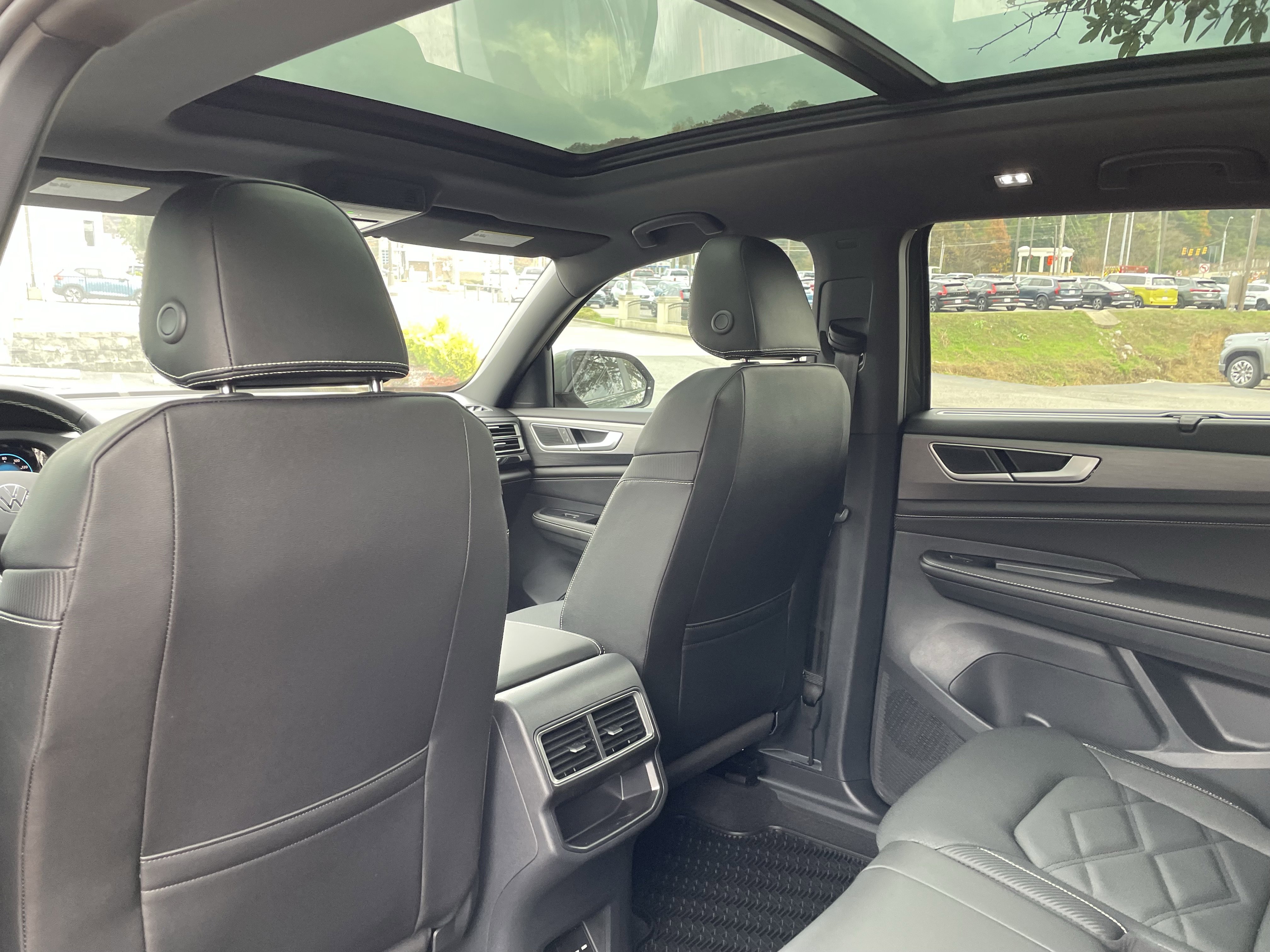 New 2026 Volkswagen Atlas Cross Sport SE image 13