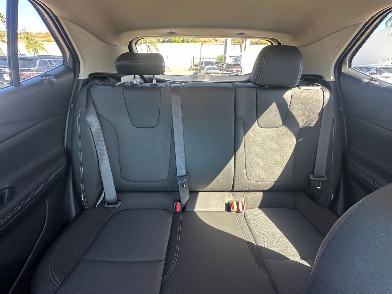 Used 2025 Buick Encore GX Preferred image 36