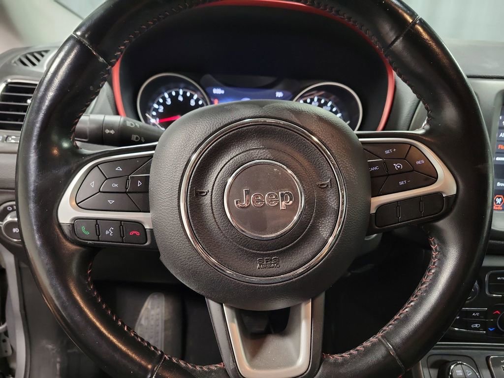 Used 2020 Jeep Compass Trailhawk AWD/4WD image 18