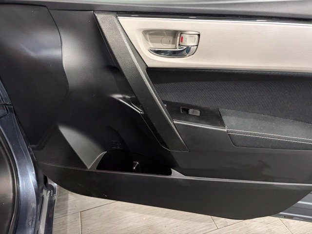 Used 2018 Toyota Corolla LE FWD image 13