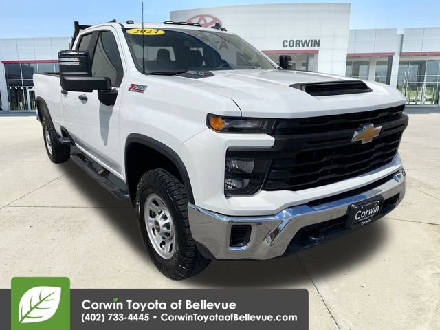 Used 2024 Chevrolet Silverado 3500 W/T image 2