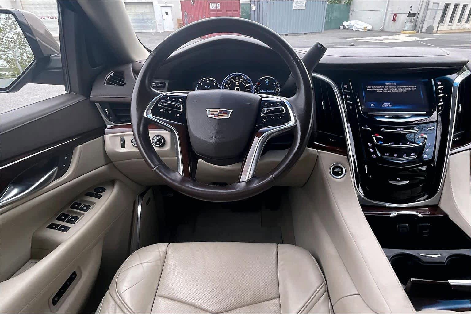 Used 2015 Cadillac Escalade ESV Luxury AWD/4WD image 5
