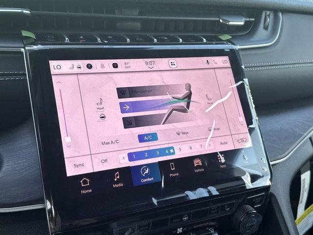 New 2025 Jeep Grand Cherokee Limited w/ Black Appearance Package image 25