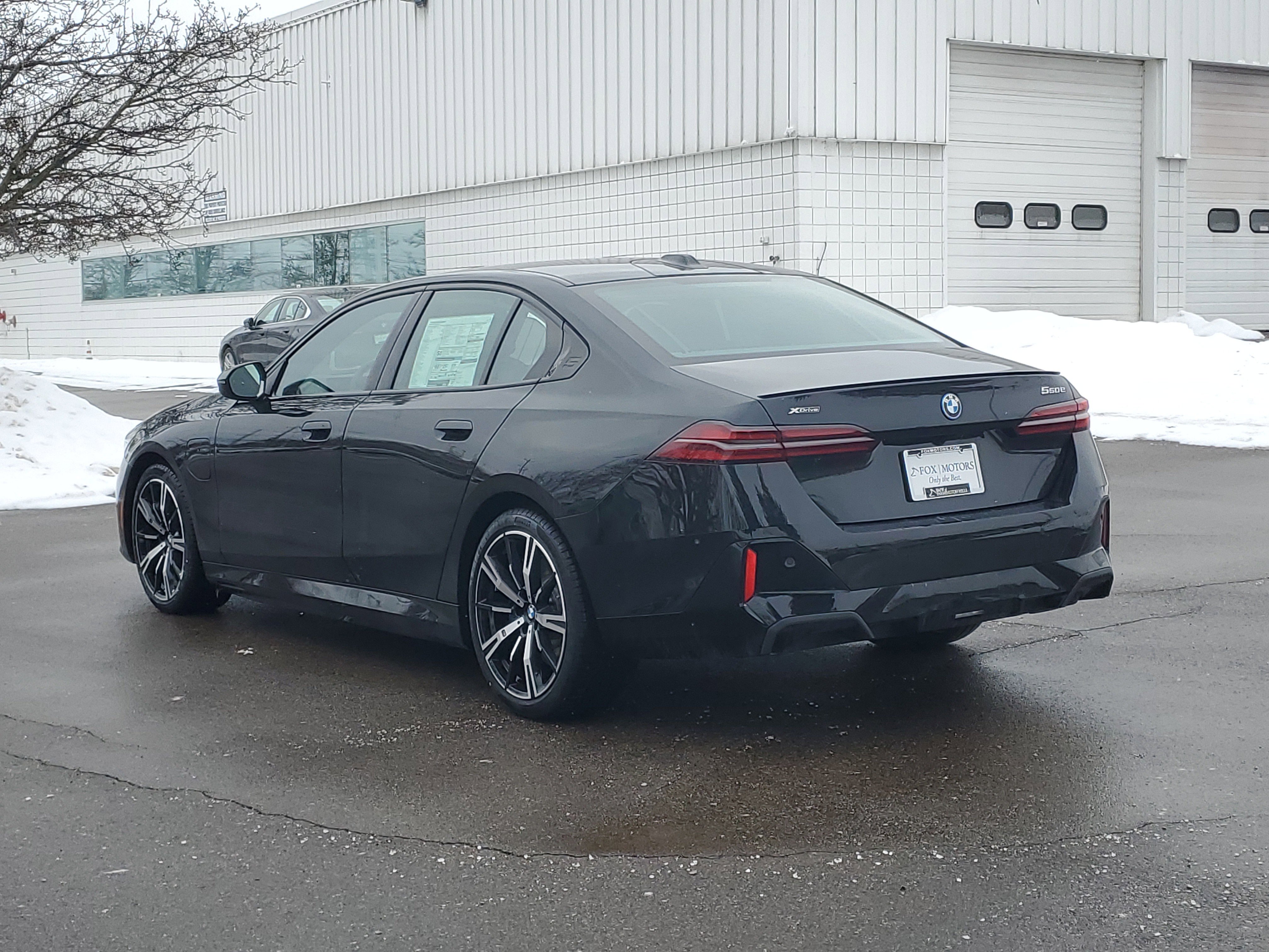 New 2026 BMW 550e xDrive w/ Executive Package video 2