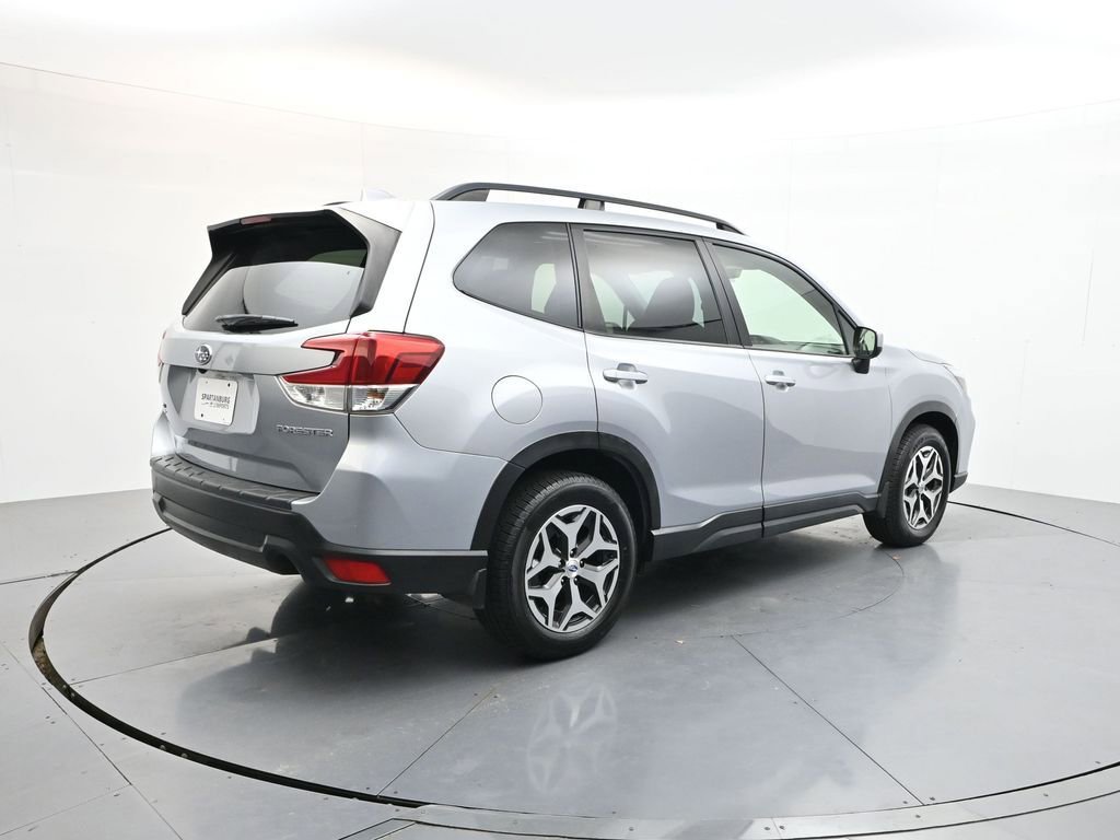 Used 2020 Subaru Forester Premium AWD/4WD image 7