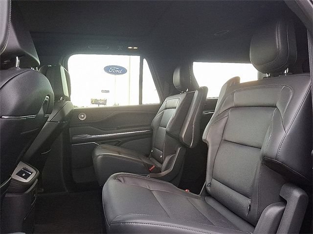 New 2025 Lincoln Navigator L Reserve w/ Jet Appearance Package AWD/4WD image 6