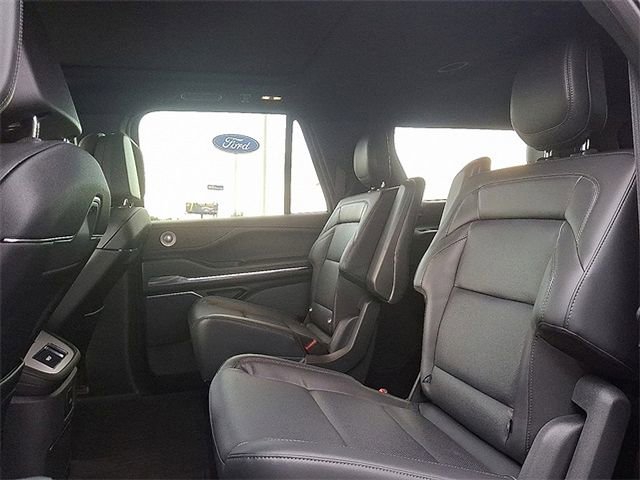 New 2025 Lincoln Navigator L Reserve w/ Jet Appearance Package AWD/4WD image 6
