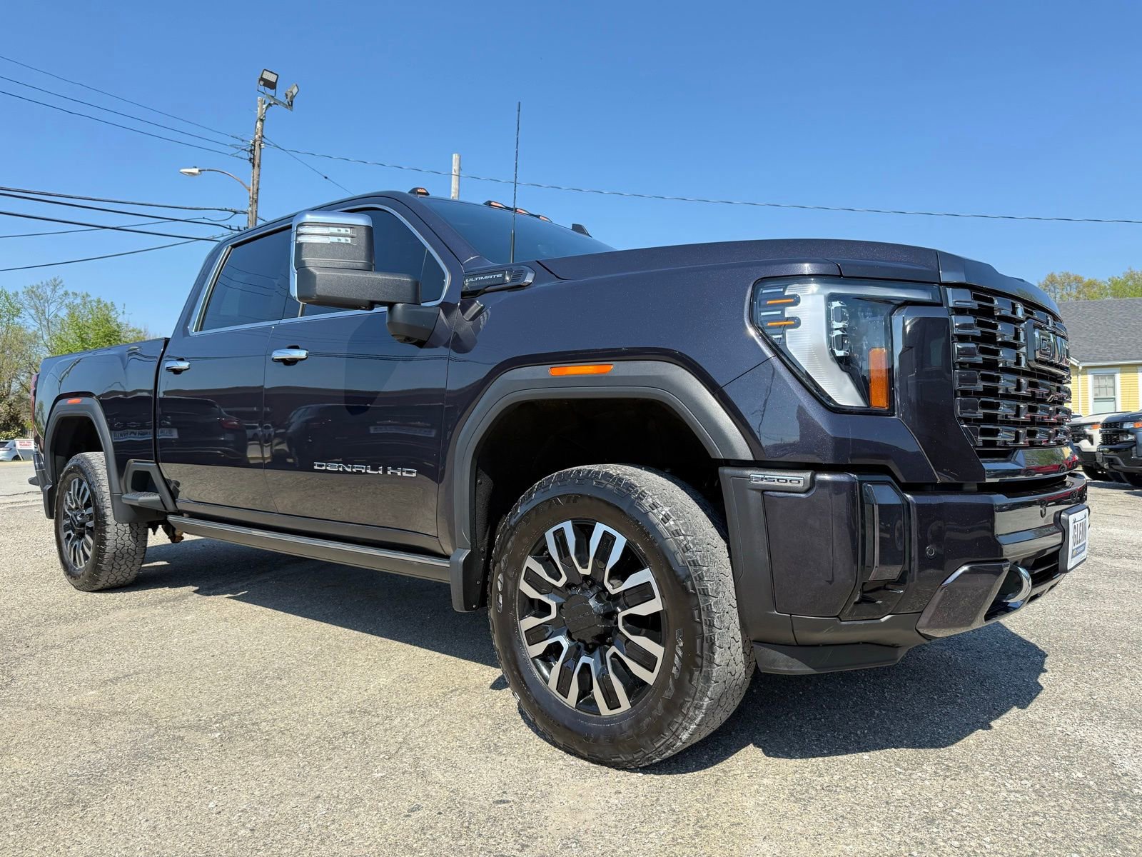 Used 2024 GMC Sierra 3500 Denali Ultimate AWD/4WD image 11