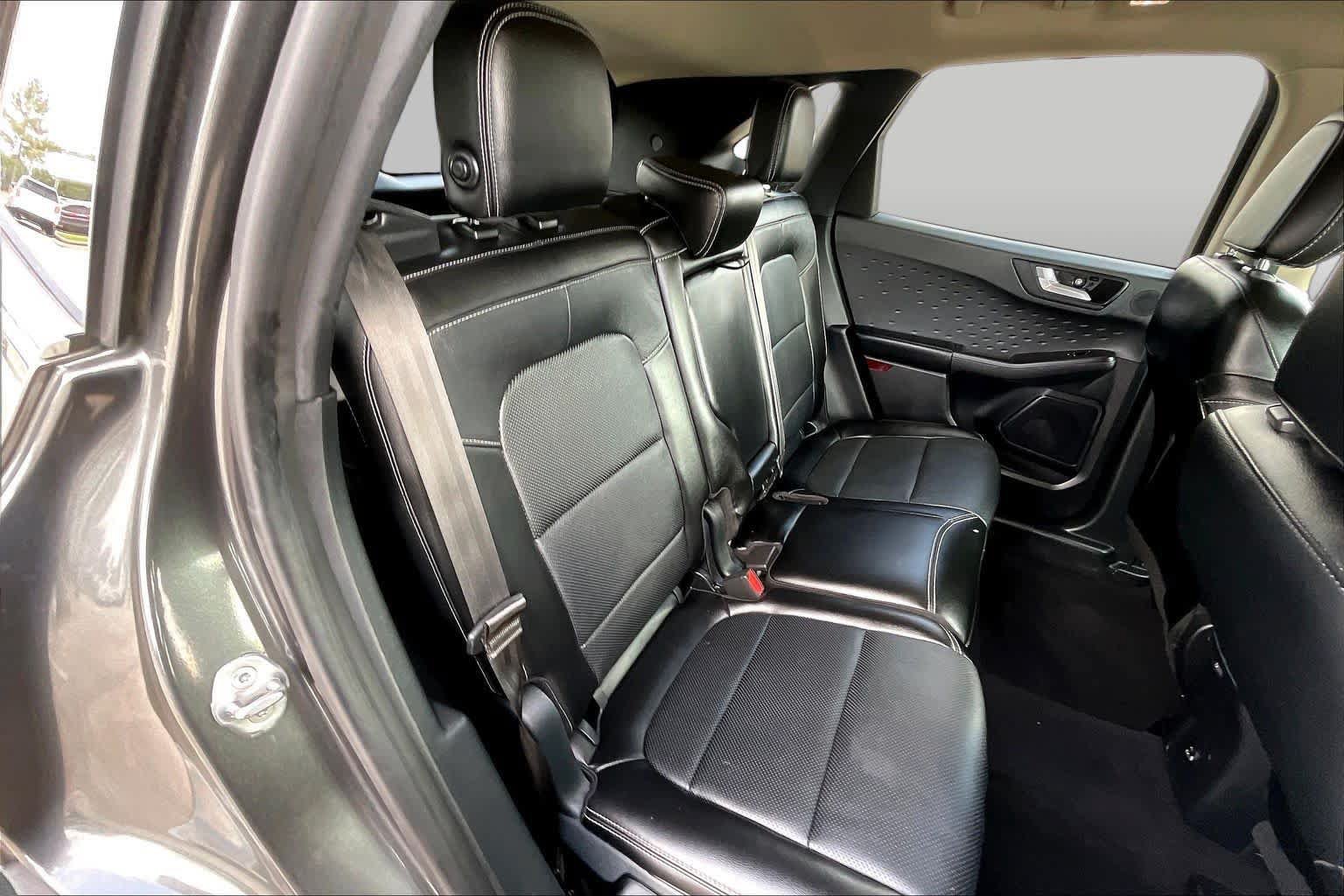 Used 2020 Ford Escape Titanium FWD image 19
