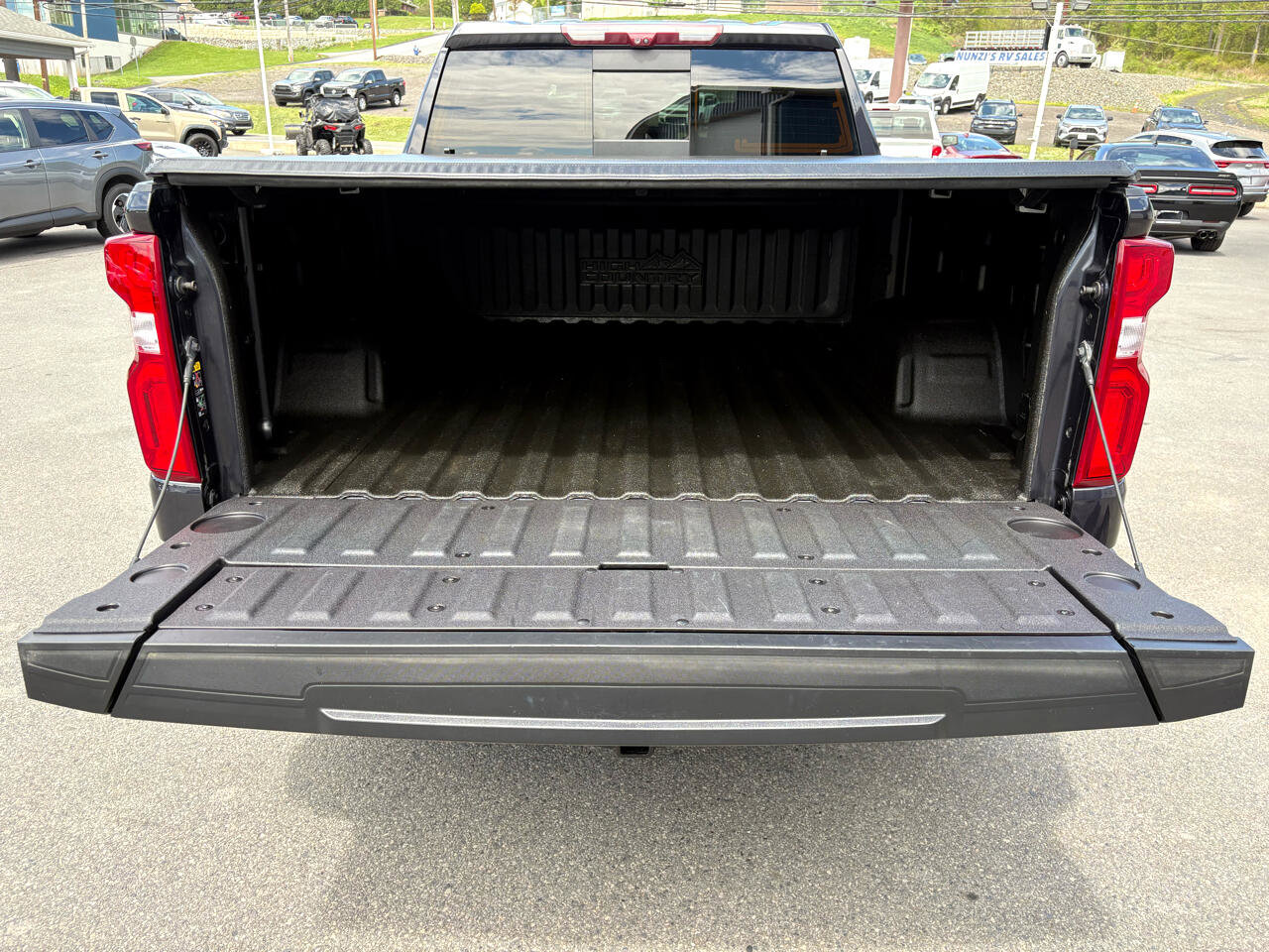 Used 2022 Chevrolet Silverado 1500 High Country w/ High Country Premium Package image 36