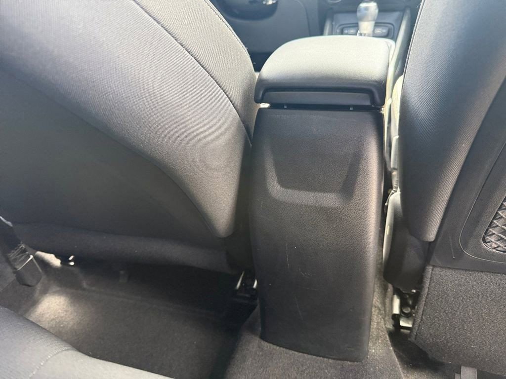 Used 2022 Hyundai Venue SEL image 28