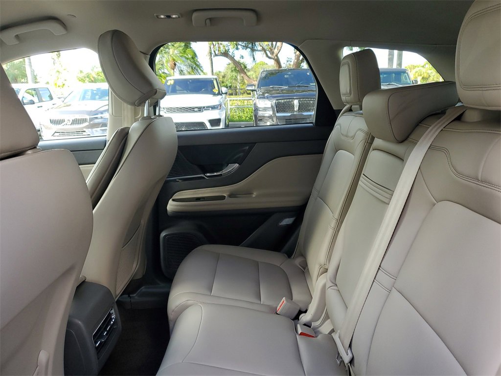 Used 2022 Lincoln Corsair FWD image 11