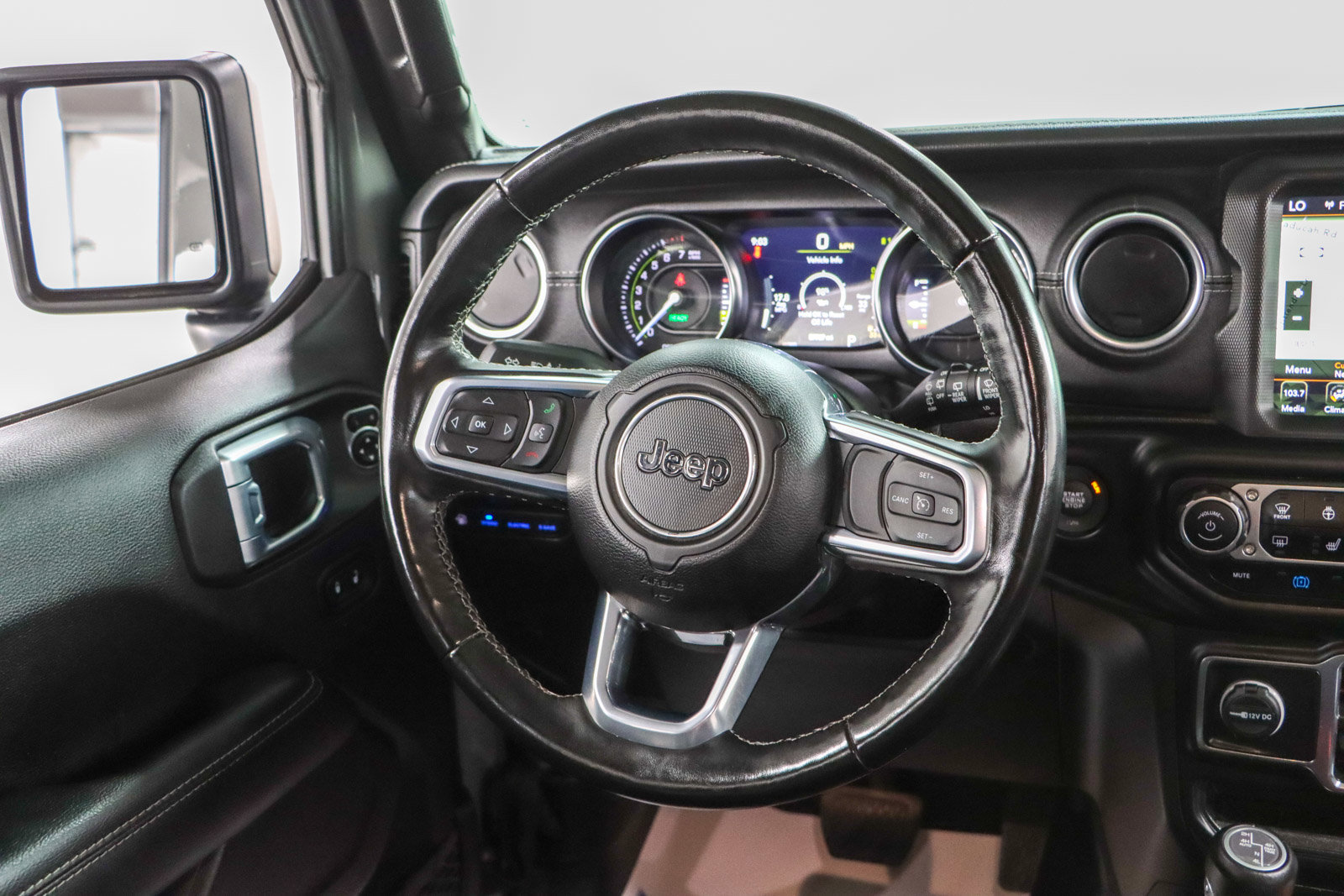 Used 2023 Jeep Wrangler Unlimited Sahara w/ Cold Weather Group AWD/4WD image 14