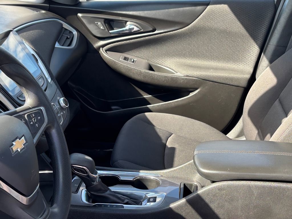 Used 2023 Chevrolet Malibu LT image 11