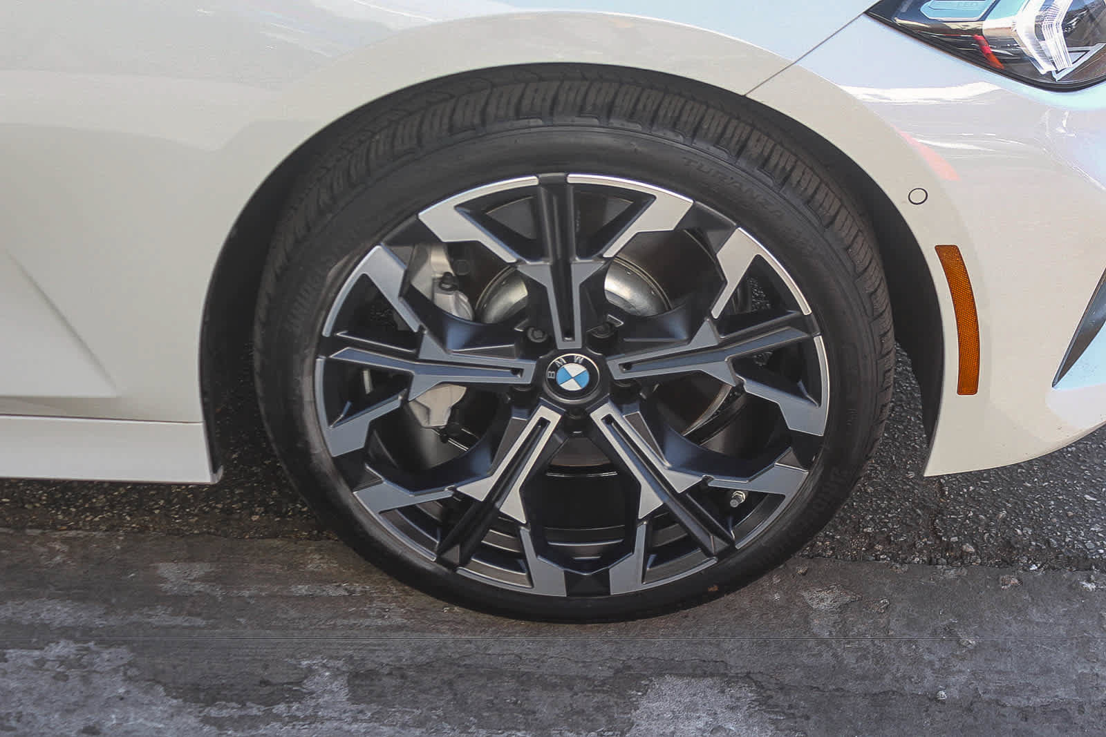 Used 2026 BMW 330i Sedan w/ Convenience Package RWD image 9