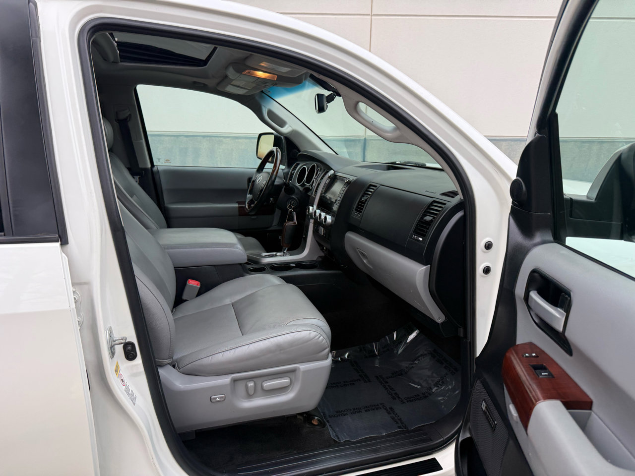 Used 2012 Toyota Sequoia Platinum image 25