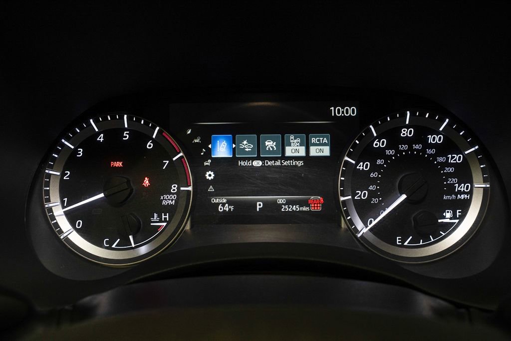 Used 2024 Toyota Highlander LE FWD image 19