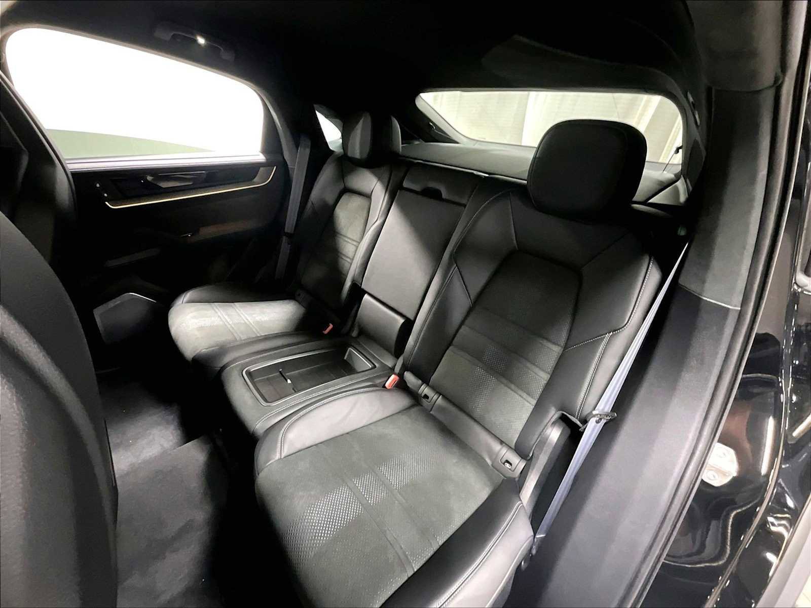 New 2026 Porsche Cayenne Turbo GT image 25